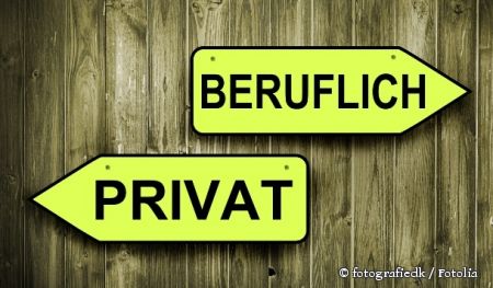 Illustration mit je einem Schild mit der Aufschrift 'beruflich' und 'privat' © fotografiedk / Fotolia