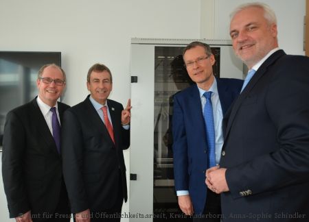 Wollen gemeinsam den Breitbandausbau in Ostwestfalen-Lippe voran treiben