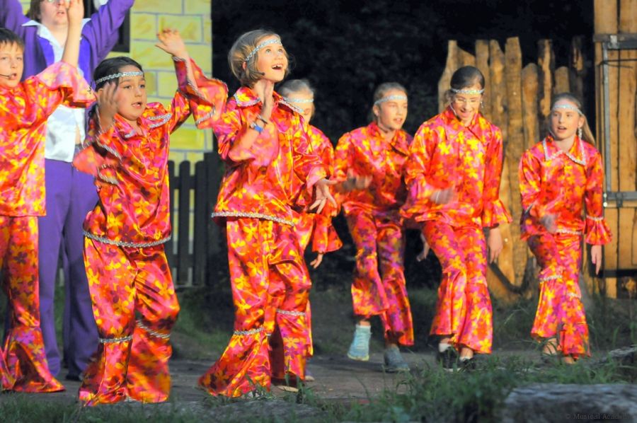 Bühne frei für Musik und Tanz: Eindrücke der Musical-Ferienfreizeit aus dem vergangenen Jahr (Foto: Musical Academy)