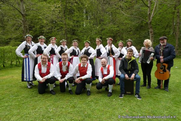 Gruppenbild Volkstanzkreis Niederntudorf e.V.