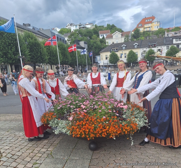Turun Kansantanssin Ystävät, Finnland