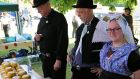 600 Tänzer und Musikern aus 11 Nationen: Tanzen auf Gut Böddeken und Internationaler Markt am kommenden Feiertagsdonnerstag, 15. Juni, ab 14:30 Uhr