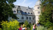 „Die Heilkunst der Jesuiten“ im Burggarten der Wewelsburg am Sonntag, 10. Juni, um 11 und 13 Uhr