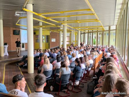 zu sehen sind die Teilnehmer der Veranstaltung