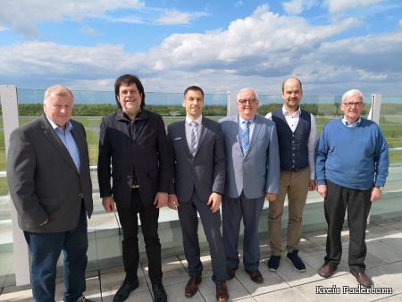 zu sehen sind die Redner der Tagung