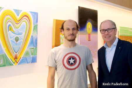 Christian Bajohr und Landrat Manfred Müller eröffnen die Ausstellung