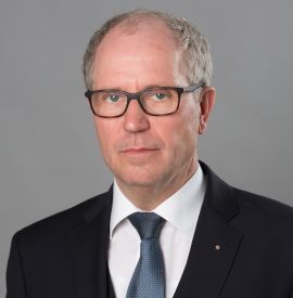 Landrat Manfred Müller zeigt sich tief betroffen vom Tod des Unternehmers und Sportförderers Wilfried Finke