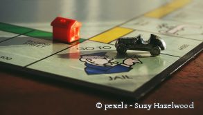 Gesellschaftsspiele gemeinsam mit der Familie (Foto: pexels - Suzy Hazelwood)