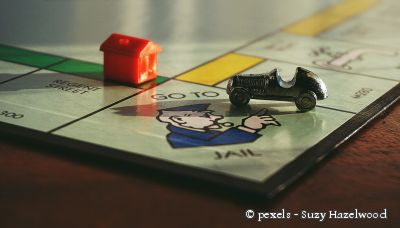 Gesellschaftsspiele gemeinsam mit der Familie (Foto: pexels - Suzy Hazelwood)