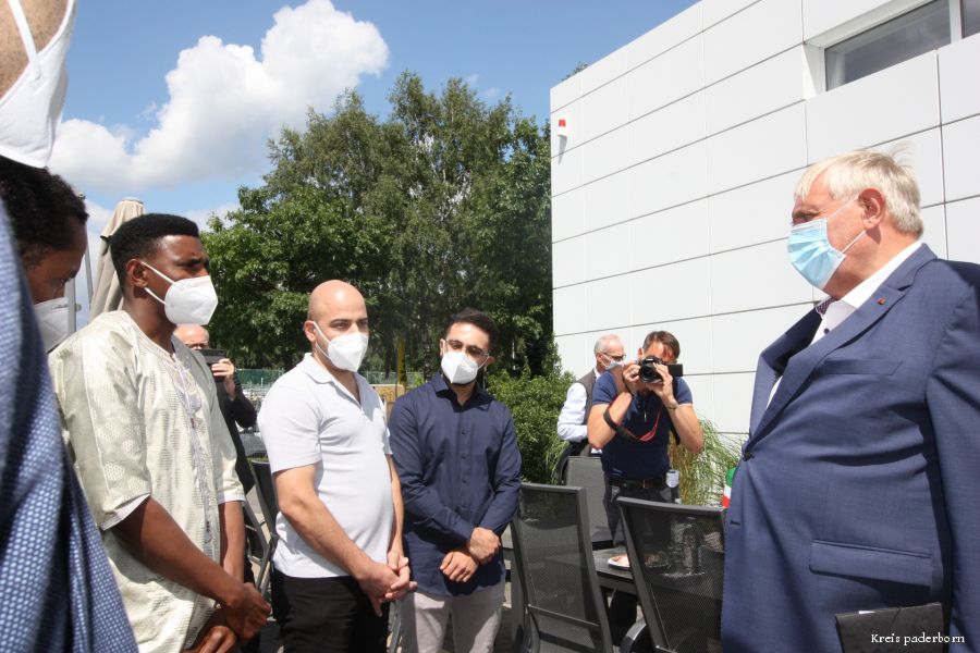 Arbeitsminister Karl-Josef Laumann zu Besuch bei RTB in Bad Lippspringe  © Presse- und Öffentlichkeitsarbeit, Kreis Paderborn, Michaela Pitz