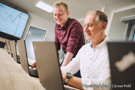 Den Kreis Paderborn als Arbeitgeber kennenlernen können Interessierte am 9. und 19. August im Paderborner Kreishaus, Aldegreverstraße 10-14 in Paderborn (© Kreis Paderborn / Jonas Pohl)