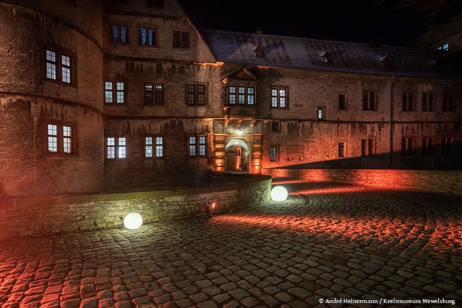 Weihnachtsmarkt an der Wewelsburg am Samstag, den 3. Dezember von14 bis 22 Uhr (Foto: André Heinermann ©Kreismuseum Wewelsburg) 