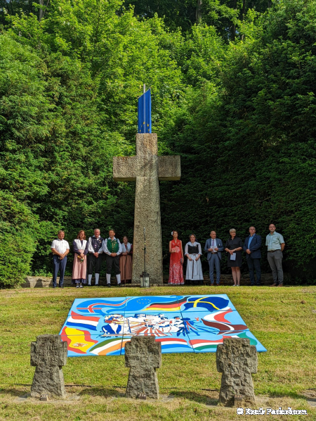 Das Friedensbekenntnis auf dem Kriegsgräberfriedhof in Böddeken setzte den emotionalen Schlusspunkt unter die 34. Internationale Jugendfestwoche. 