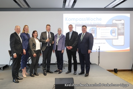 Staatssekretär Matthias Heidmeier lobt Paderborner Netzwerk 