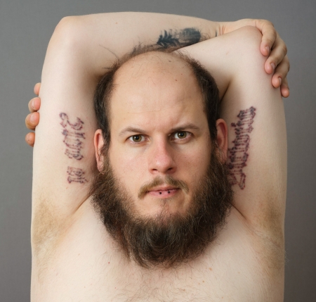 „Haut, Stein (&) Poetry Is Out of Place“ ab dem 5. Februar im Kreismuseum Wewelsburg zu sehen. (©Jakob Ganslmeier)