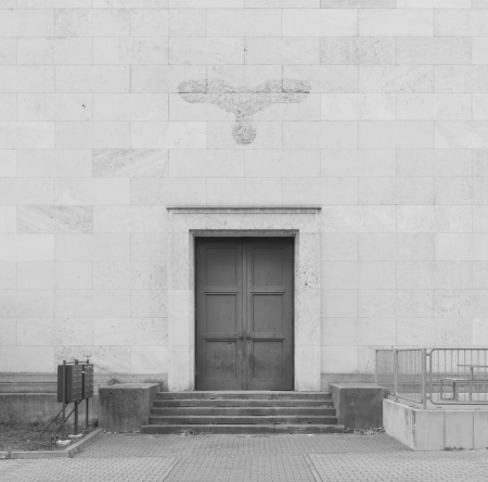 „Haut, Stein (&) Poetry Is Out of Place“ ab dem 5. Februar im Kreismuseum Wewelsburg zu sehen. (©Jakob Ganslmeier)