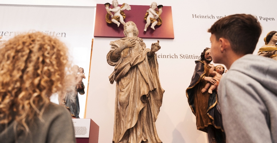 Die Wewelsburg – vom Steinzeitgrab zum Dreiecksschloss. Öffentliche Themenführung am Sonntag, 1. Oktober, um 15 Uhr im Historischen Museum des Hochstifts Paderborn. © André Heinermann für das Kreismuseum Wewelsburg