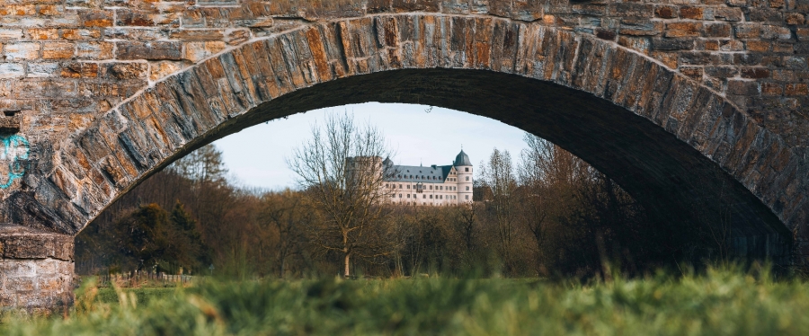 Zum Ferienende kostenlos ins Kreismuseum Wewelsburg am Freitag, 4. August.  Das Bild von Robin Freesmeier ist Teil der aktuellen Fotoausstellung „Die Wewelsburg im Wandel der Jahreszeiten – Frühling“. (Foto: Robin Freesmeier)
