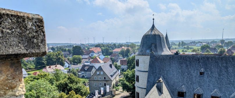 Kreismuseum Wewelsburg mit Ausblick auf das spätsommerliche Paderborner Land