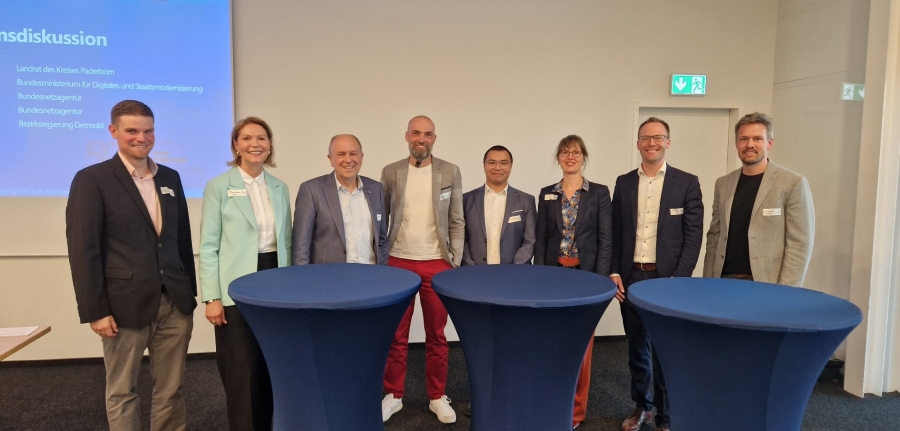 Kreis Paderborn diskutiert über Mobilfunkversorgung im ländlichen Raum  Bundesbehörden und Experten informieren auf Einladung des Landrats zum Stand des Netzausbaus Foto: Kreis Paderborn