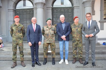 v.l.n.r.: Thomas Weiffen, Hans-Bernd Janzen, Martin Looschelders, Thomas Stolz, Sven Büsing, Dr. Carsten Linnemann MdB Foto: Stadt Paderborn