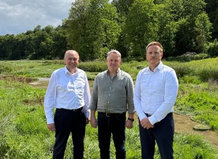 v.l.: Landrat Christoph Rüther, WOL-Geschäftsführer Volker Karthaus, Technischer Dezernent des Kreises Paderborn Henrik Egeler. Foto: Kreis Paderborn