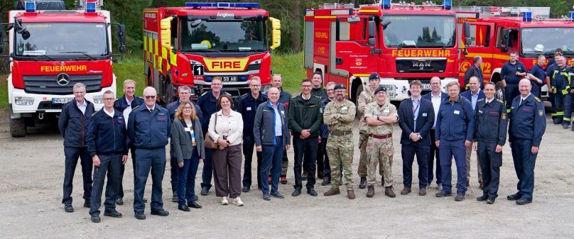 Komplexe Brandschutzübung in der Senne 