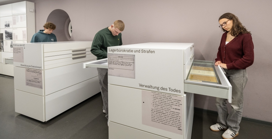 Lagerbürokratie im Konzentrationslager (Foto ©Kreismuseum Wewelsburg, Oliver Krato)