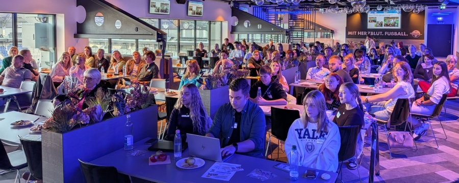 Möchten viel bewegen, wenn es die Möglichkeit dazu gibt: Junge Menschen aus dem Kreis Paderborn nutzen die Kreisjugendbeteiligungskonferenz, um mitzudiskutieren und sich einzubringen @ Kreis Paderborn, Carlos Tomé