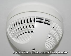 Rauchmelder sind ab 1. Januar 2017 in allen Häusern und Wohnungen Pflicht (© Foto: Kreis Paderborn, Ulrike Sander)