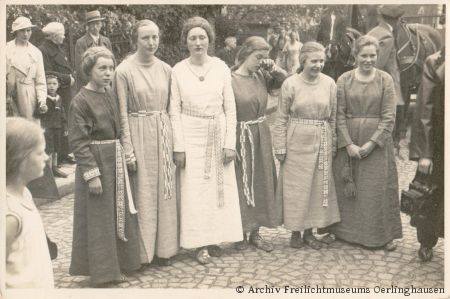 Umzug der Germaninnen. (Foto: Archiv Freilichtmuseums Oerlinghausen)