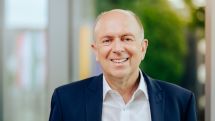 Landrat verschlankt die Führung im Kreishaus