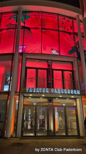 Beleuchtetes Theater Paderborn