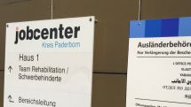 Rund 55 Millionen Euro Unterkunftskosten für rund 32.000 Flüchtlinge in OWL: OWL Landräte und OB Bielefeld fordern komplette Kostenübernahme durch den Bund 