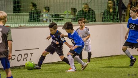 Im Finale der Grundschulmeisterschaften im Hallenfußball standen die Almeschüler den Schülern der Elisabethgrundschule gegenüber. Den Sieg holten die Almeschüler. (Foto: SCP)