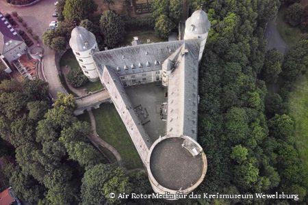 Die Wewelsburg (Foto: Air RotorMedia für das Kreismuseum Wewelsburg)