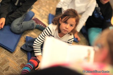 „Bild“: Kamingeschichten für Kinder ab sechs Jahren (Foto: Oliver Krato für das Kreismuseum Wewelsburg)