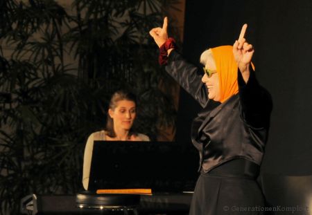 Dorrit Bauerecker und Gisela E. Marx (rechts); Foto: GenerationenKomplott