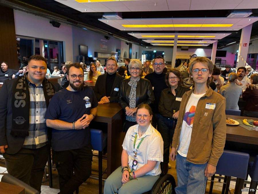 Foto der Steuerungsgruppe der Kreisjugedbeteiligungskonferenz mit Vertretern des Kreisjugendamtes Paderborn