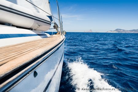 Ferienfreizeit auf einem Segelschiff © AlexanderNikiforov.ru 2014 /Fotolia
